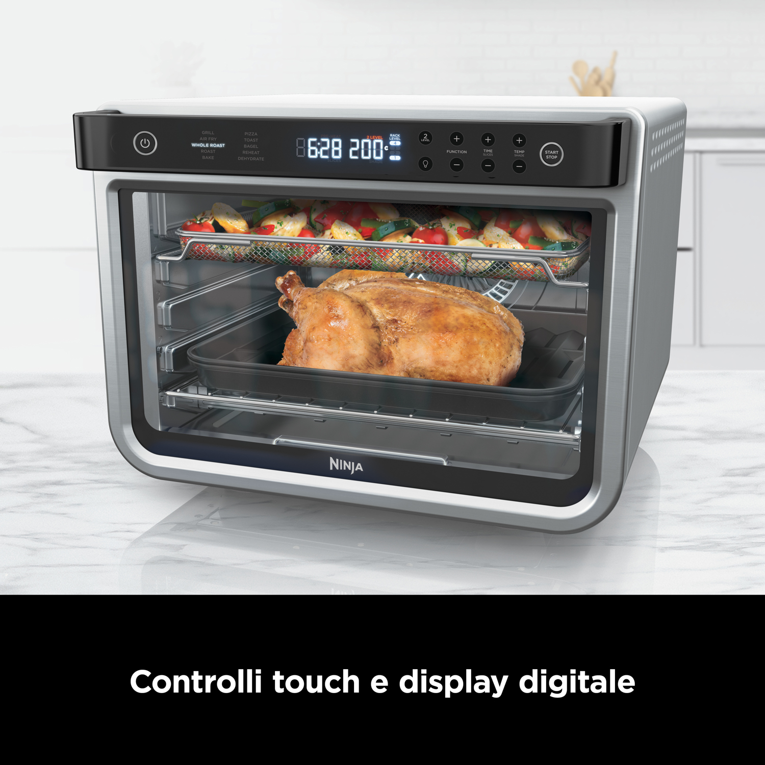 Forno Ninja mostra un pollo arrosto all'interno, con display digitale.