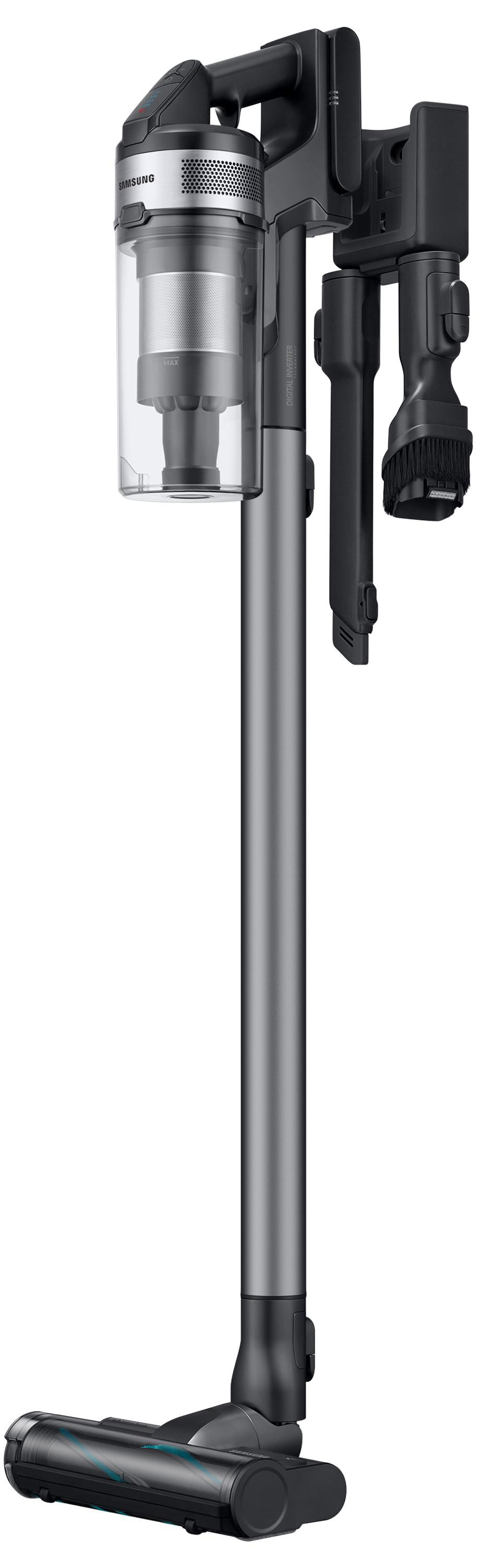 Grauer Stielstaubsauger auf weißem Hintergrund. Die Marke ist Samsung.