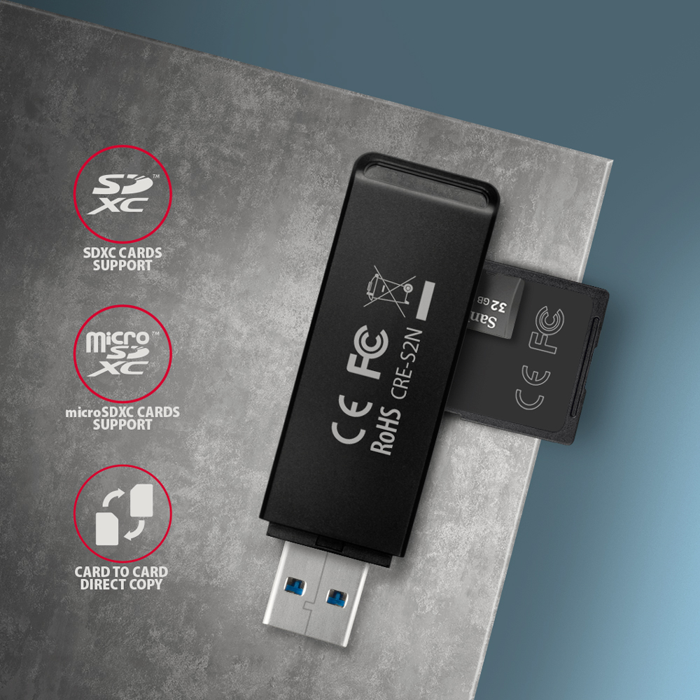 Fekete USB meghajtó SD kártya és microSD kártya támogatással, valamint kártyáról kártyára másolási funkcióval.