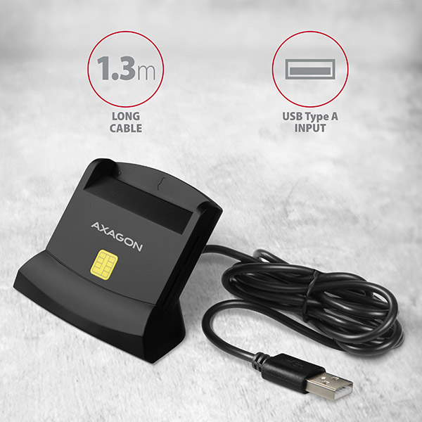 Fekete Axagon kártyaolvasó USB kábellel. Szöveg: 1,3 m hosszú kábel, USB A típusú bemenet.