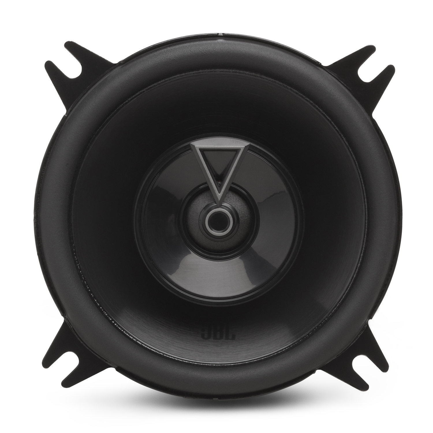 Gros plan sur un haut-parleur noir. Il présente un cône noir avec le logo JBL argenté au centre.