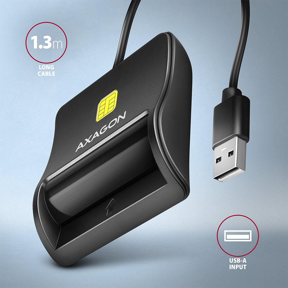 Fekete Axagon kártyaolvasó USB-A csatlakozóval és 1,3 m-es kábellel. Sárga SIM-kártya szimbólum és az "AXAGON" felirat látható.