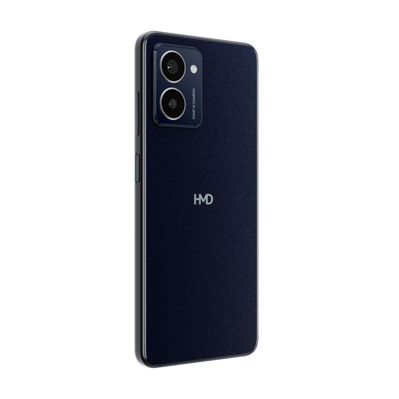 Ein marineblaues Telefon mit Kamera auf der Rückseite. Das HMD-Logo ist sichtbar.