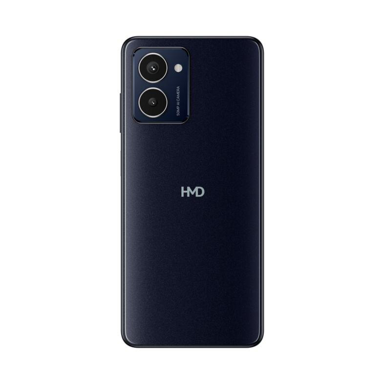 Ein schwarzes Smartphone mit zwei Kameras und dem HMD-Logo vor dunklem Hintergrund.