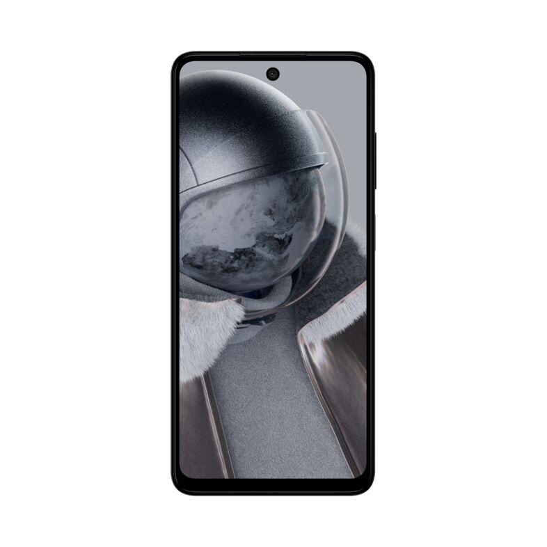 Ein schwarzes Smartphone mit Helm und Fell auf dem Display.