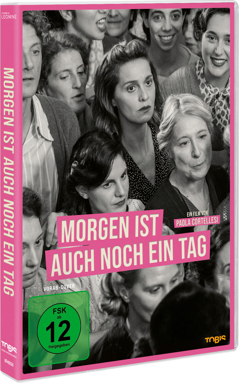 Ein DVD-Cover mit einem Foto von Leuten, die in die Kamera schauen. Der Titel ist rosa.