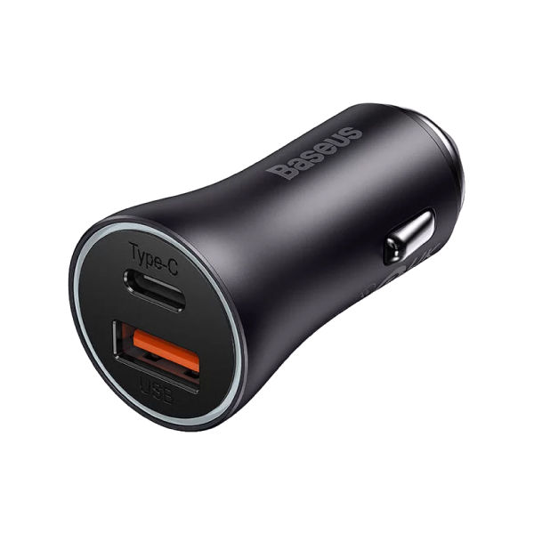 USB ve Type-C bağlantı noktalarına sahip siyah araç şarj cihazı.