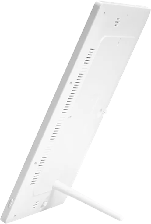 Cadre numérique blanc, vue en angle. L'arrière montre les évents et le support.