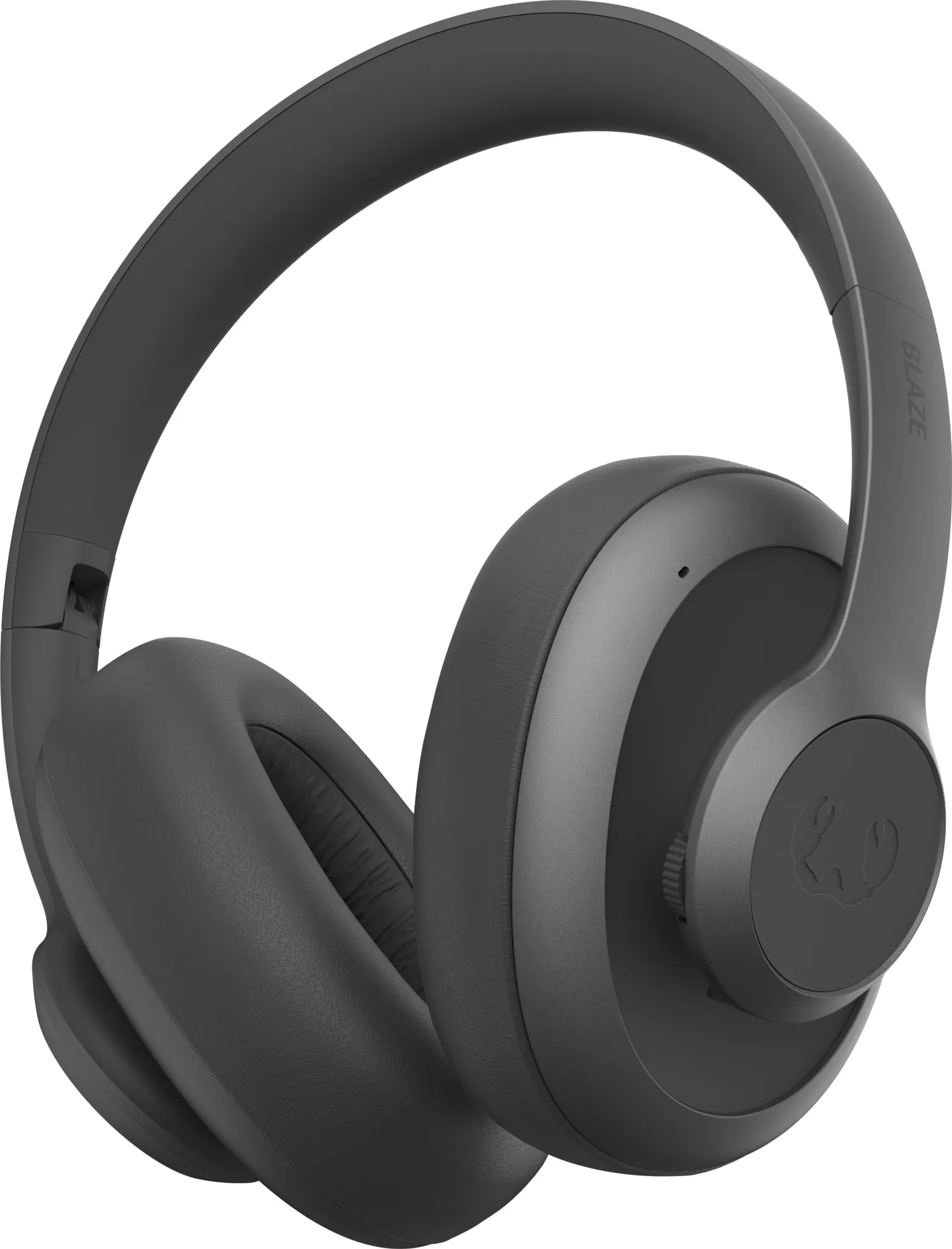 Casque audio gris foncé, incliné, sur fond blanc.