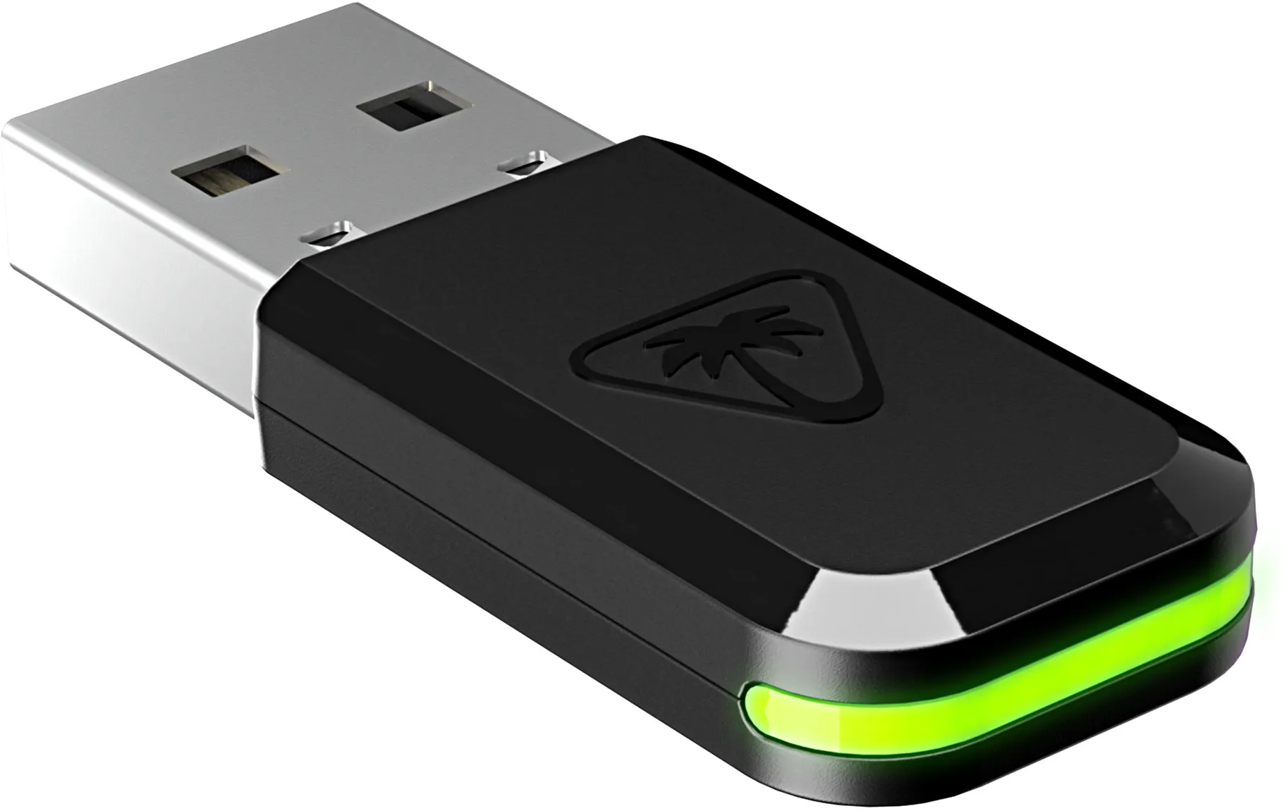 Ein schwarzer und silberner USB-Adapter mit grünem Licht, abgewinkelt, auf weißem Hintergrund.