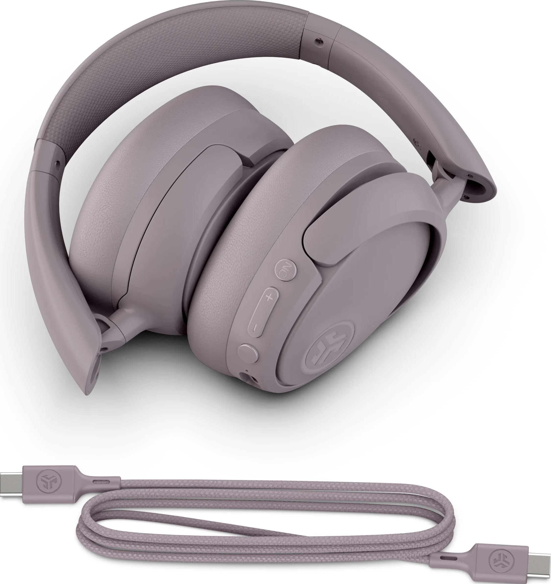 Gefaltete lila Kopfhörer mit Ladekabel darunter. Das Kabel ist USB-C zu USB-C.