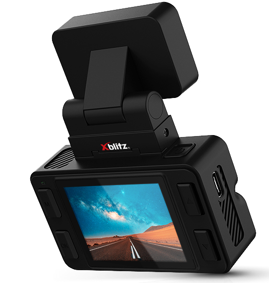 Czarna kamera samochodowa z ekranem pokazującym drogę, z przyciskami i portem USB.