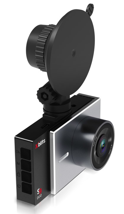 Czarna kamera samochodowa ze srebrnym przodem i mocowaniem na przyssawkę. Ma obiektyw i przyciski.