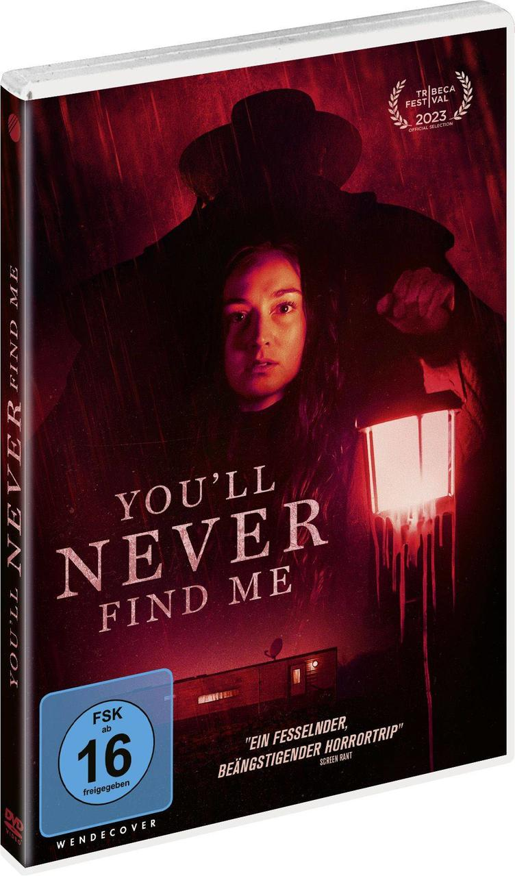 DVD-Cover von 'You'll Never Find Me'. Eine Frau schaut den Betrachter an, Silhouette einer Figur hinter ihr.