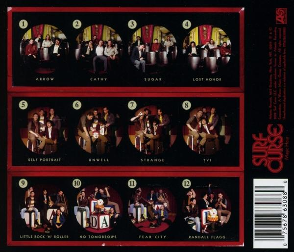 Albumcover mit 12 kreisförmigen Bildern einer Band. Text enthält Songtitel und Bandnamen.