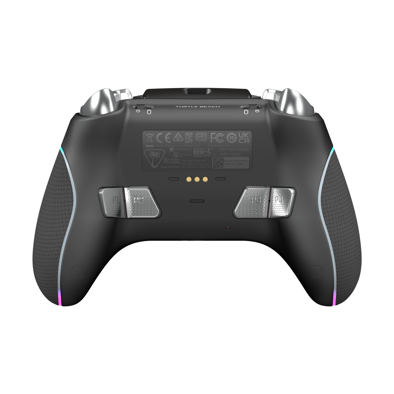 Zwarte gamecontroller op een zwarte achtergrond. Knoppen, triggers en een getextureerde grip.