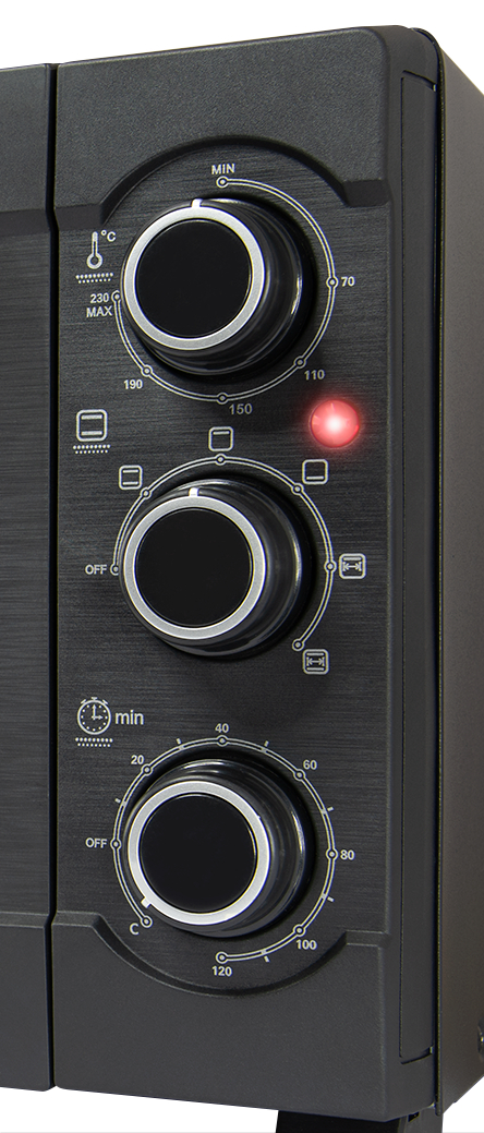 Nahaufnahme eines schwarzen Ofenbedienfelds mit Knöpfen für Temperatur, Einstellungen und Timer. Ein rotes Licht leuchtet.