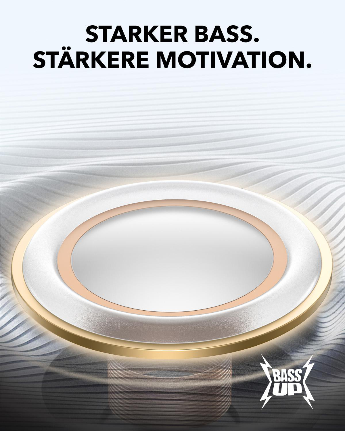 Weißer und goldener Lautsprecher mit Text 'Stärker Bass. Stärkere Motivation'.
