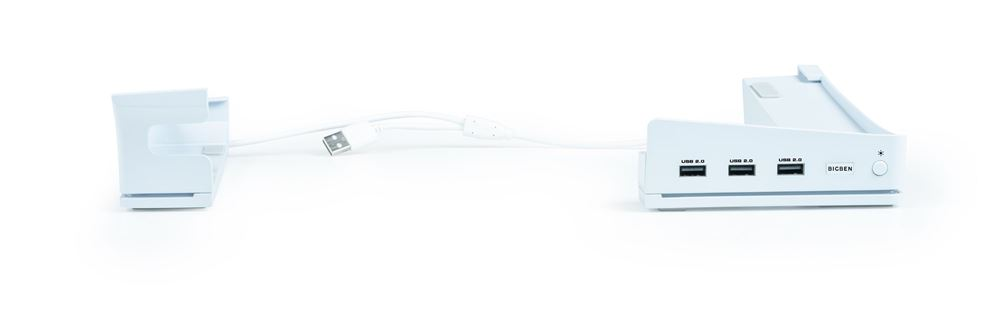 Concentrador USB blanco con múltiples puertos USB y un cable, fondo blanco.