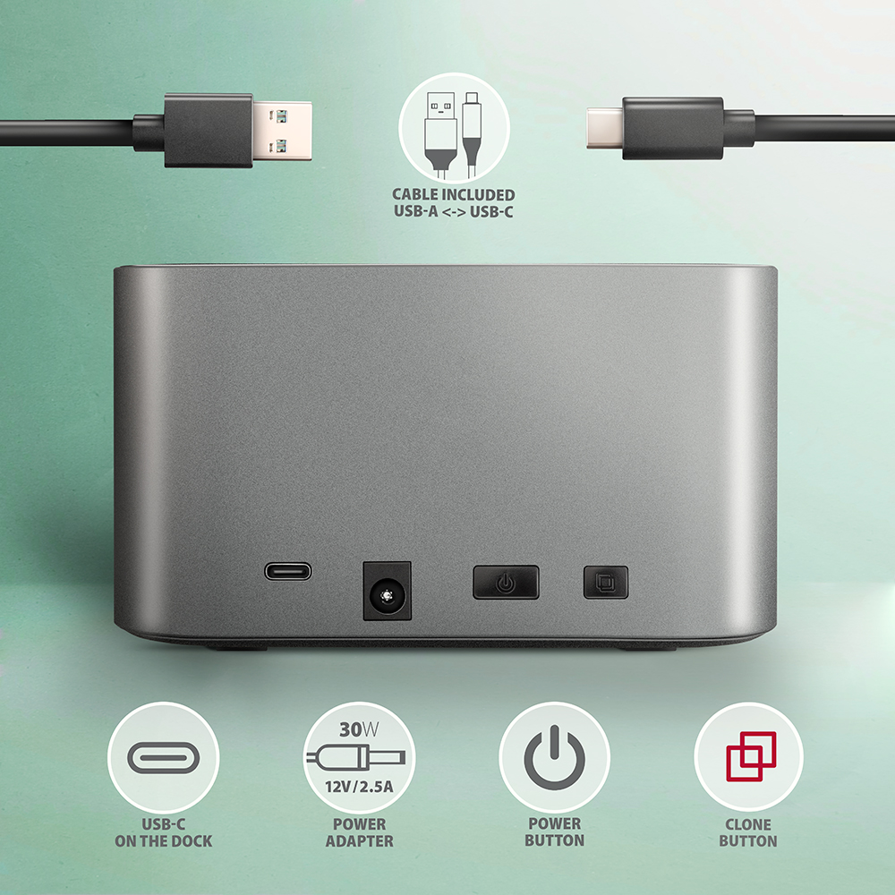 Dokkoló USB-C portokkal, bekapcsoló gombbal és klónozó gombbal. Kábelek. Adapter.