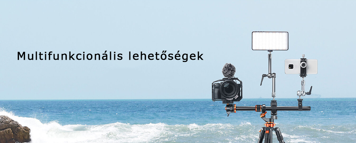 Kamera beállítás állványon, lámpával és telefonnal a tengerparton, szöveggel.