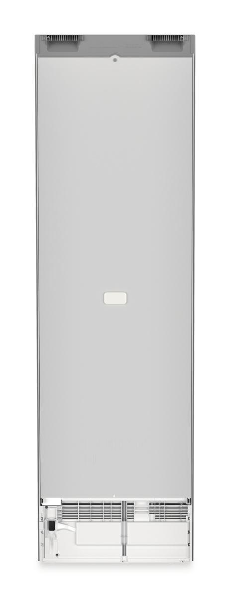 Rückansicht eines weißen Kühlschranks. Schlichtes Design vor weißem Hintergrund.