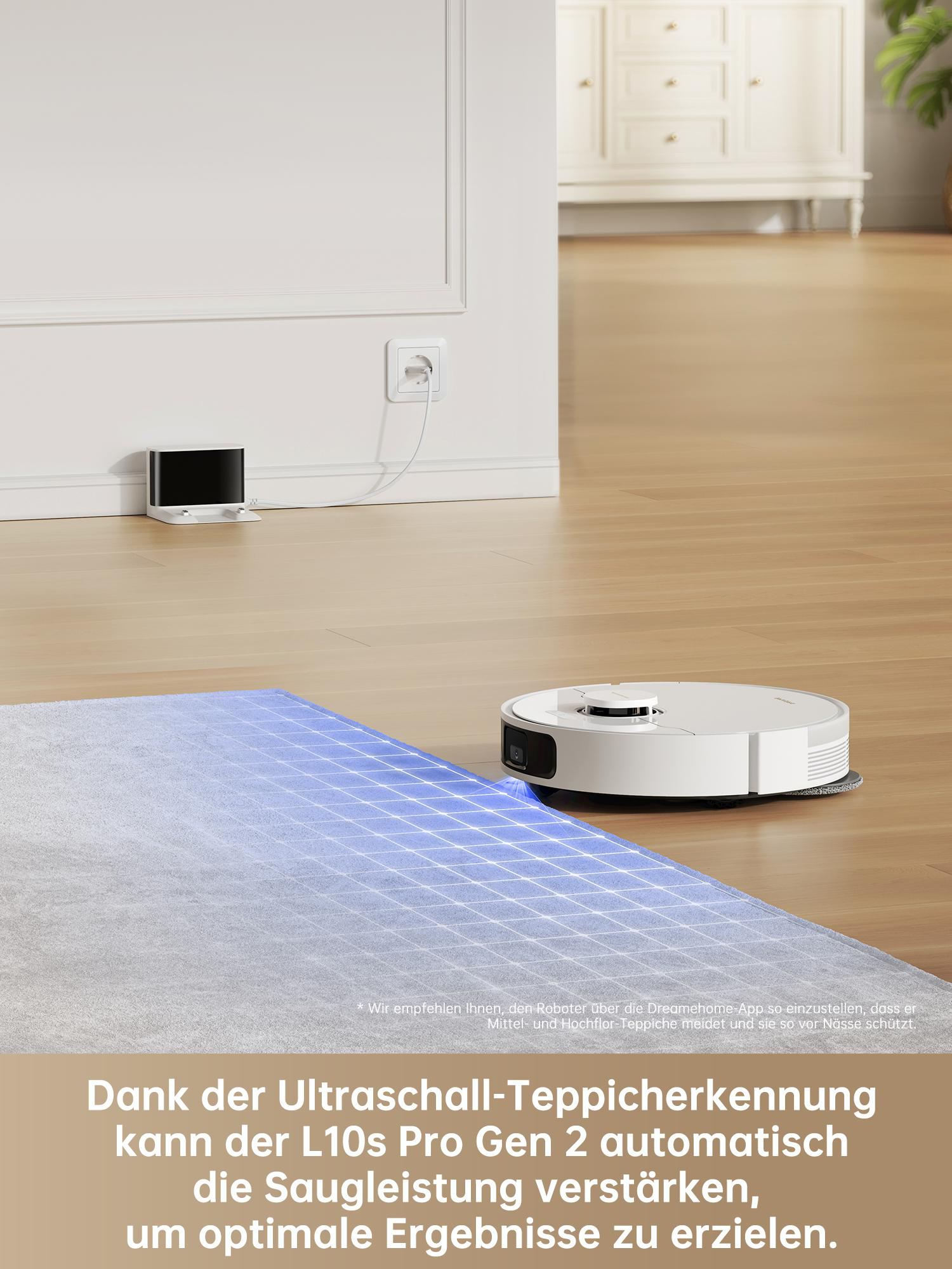 Ein weißer Roboter-Staubsauger auf einem Holzboden mit einem Teppich.