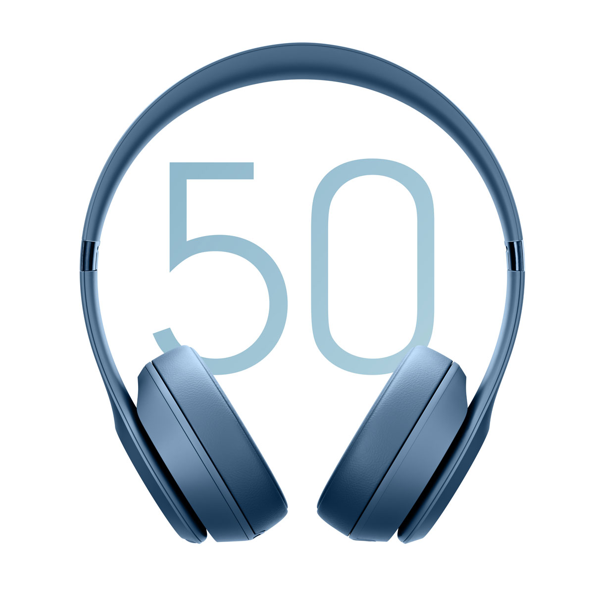 Auriculares azules con el número 50 en un círculo. Los auriculares están sobre fondo blanco.
