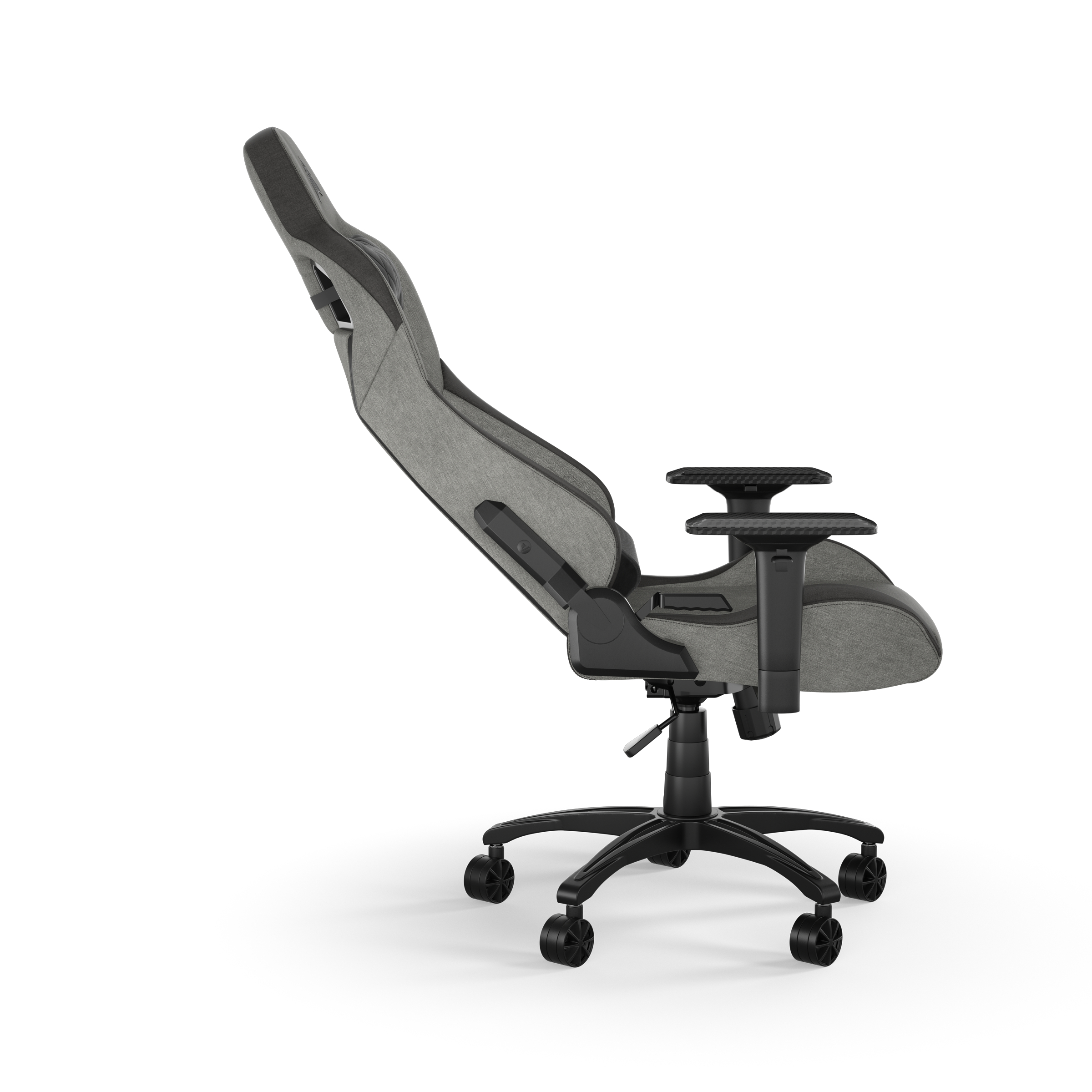 Ein grau-schwarzer Gaming-Stuhl auf weißem Hintergrund. Er hat Räder und Armlehnen.