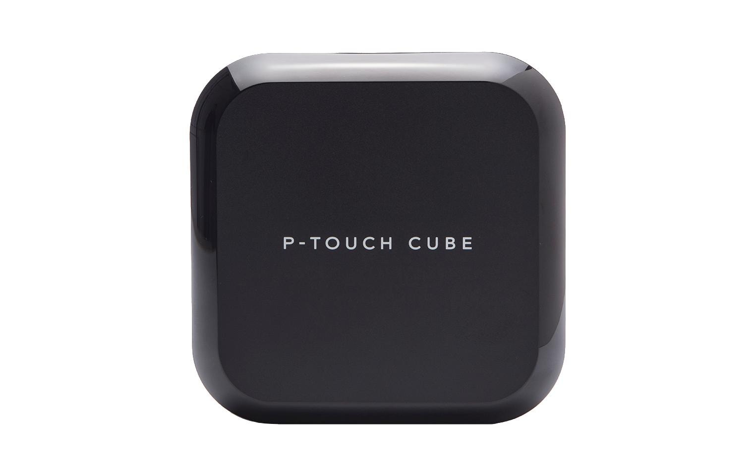 Appareil carré noir avec le texte P-TOUCH CUBE écrit dessus.