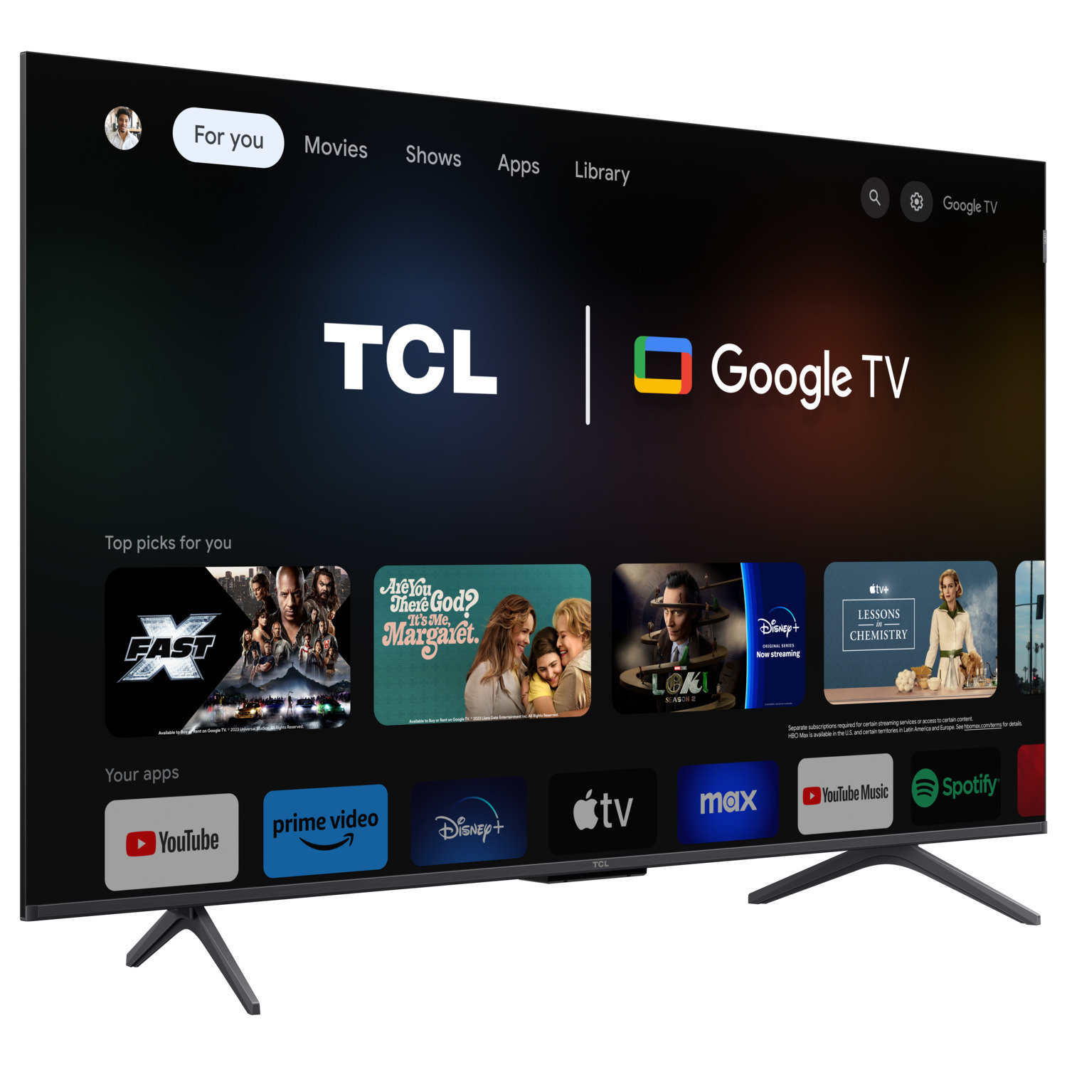Un téléviseur TCL Google TV est présenté, montrant l'interface sur un support noir.