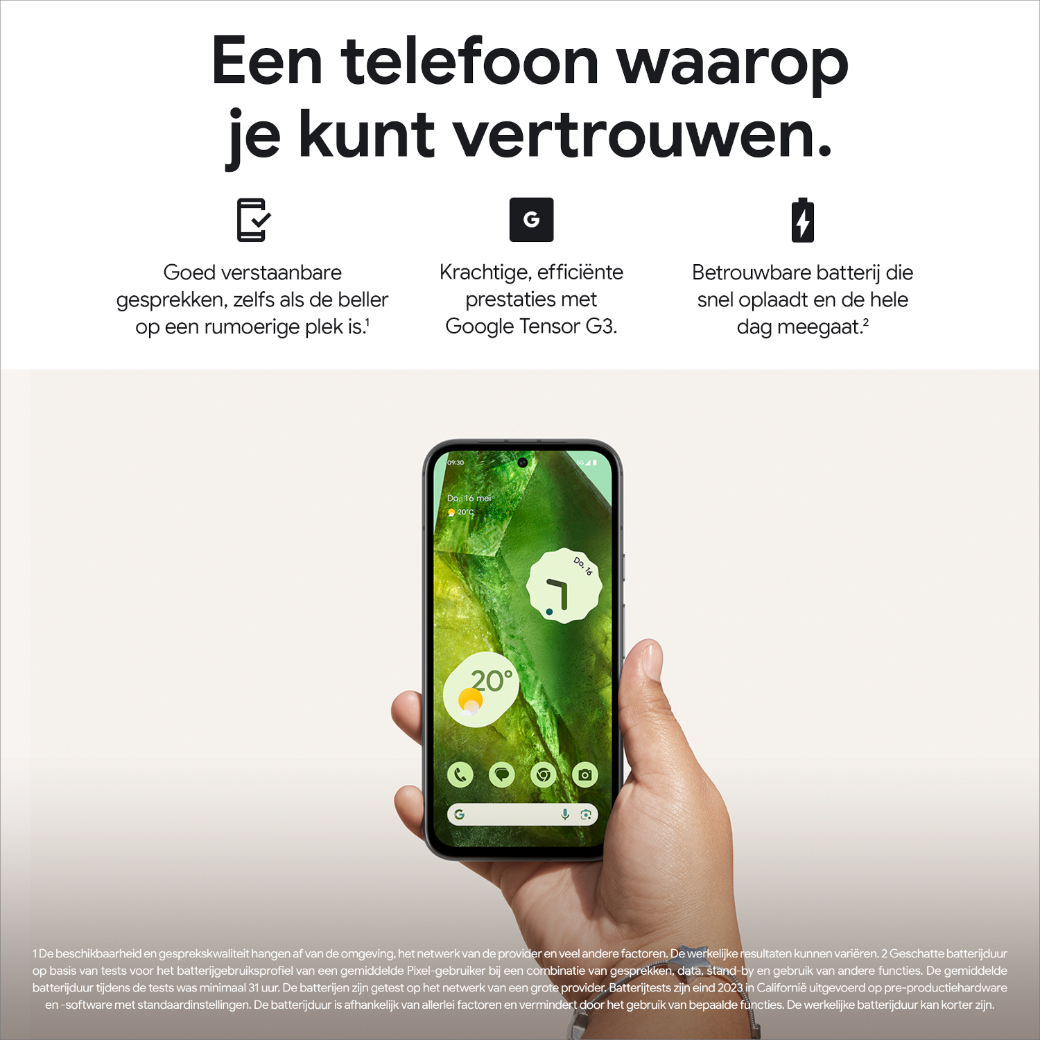Hand die een telefoon vasthoudt met een groen landschap en pictogrammen. Tekst in het Nederlands.