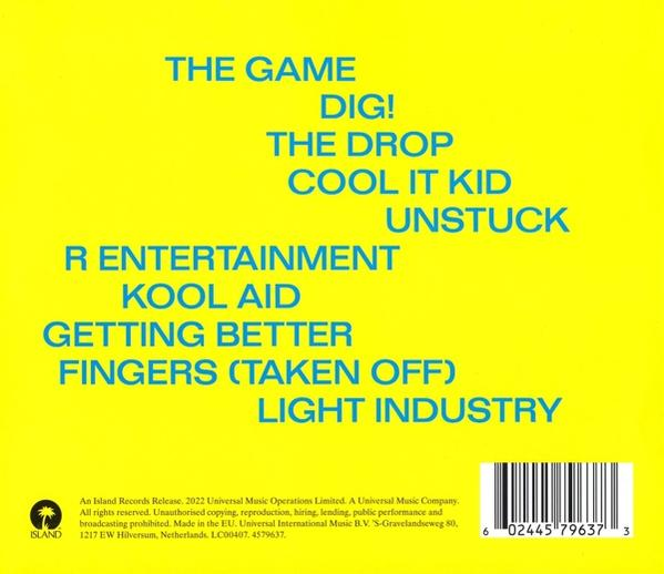 Gelber Hintergrund mit Songtiteln in Weiß und einem Plattenlabel am unteren Rand.
