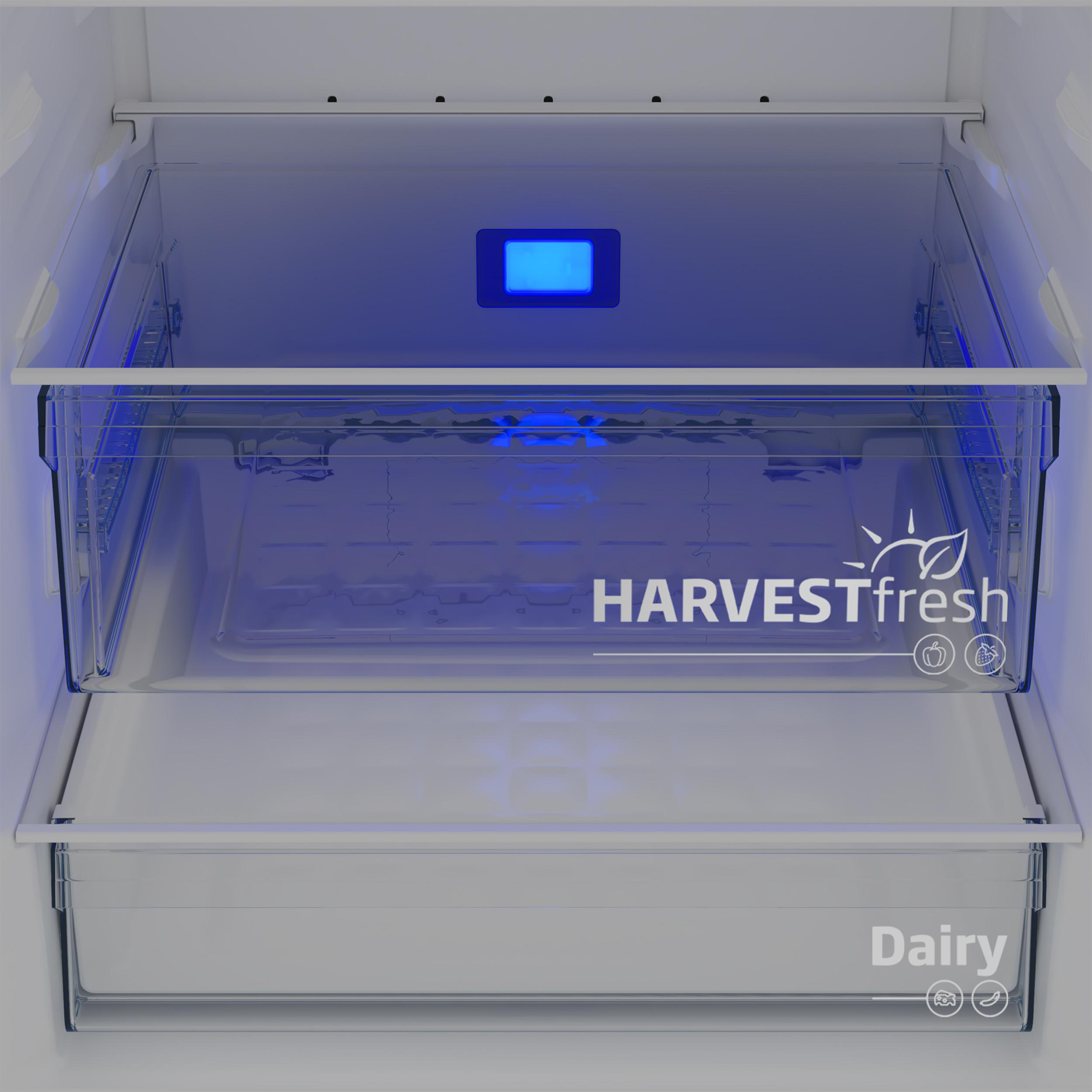 Ein offener Kühlschrank mit einer HarvestFresh-Schublade und einem Milchproduktbereich.