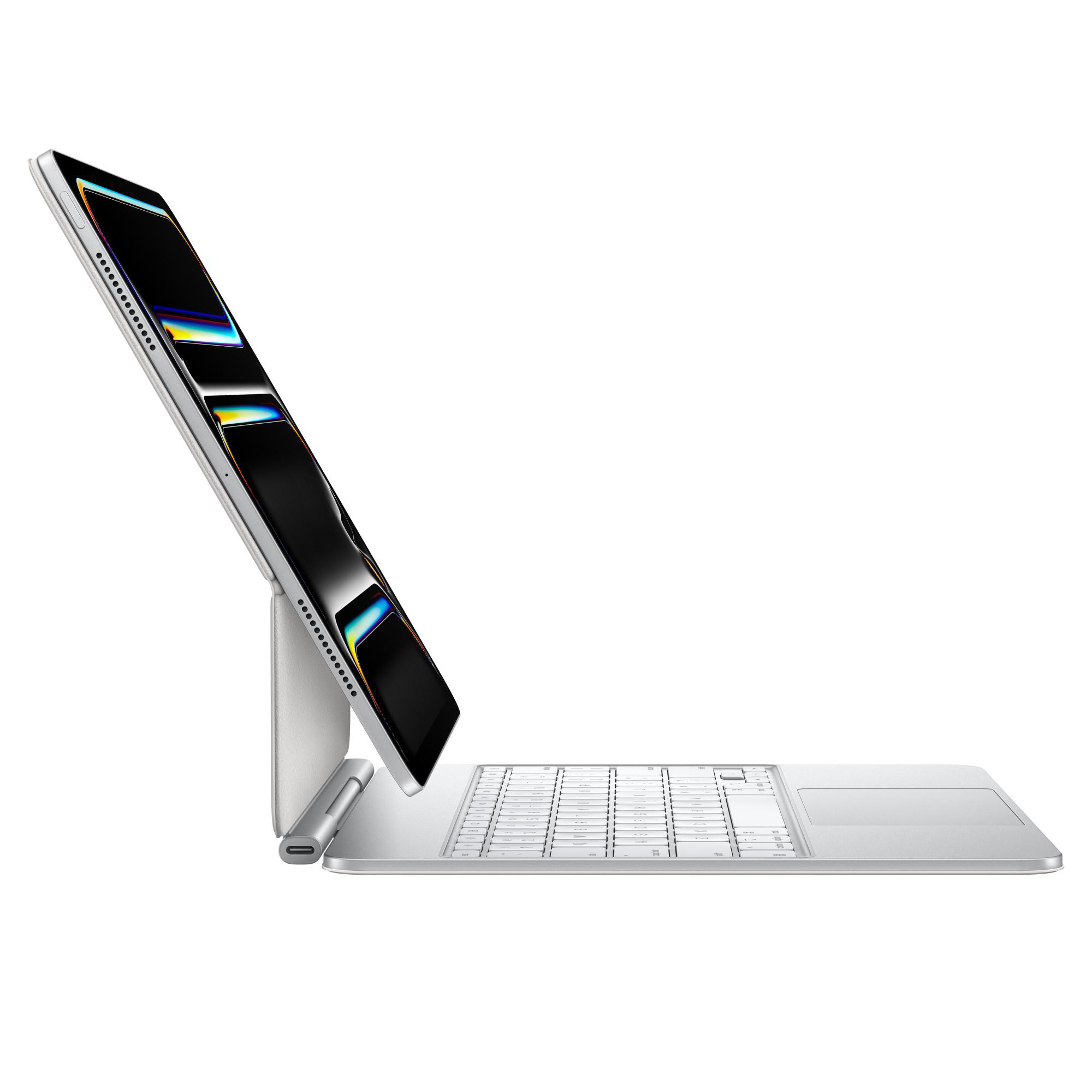 iPad und Tastatur auf weißem Hintergrund. Das iPad ist im Querformat aufgestellt.