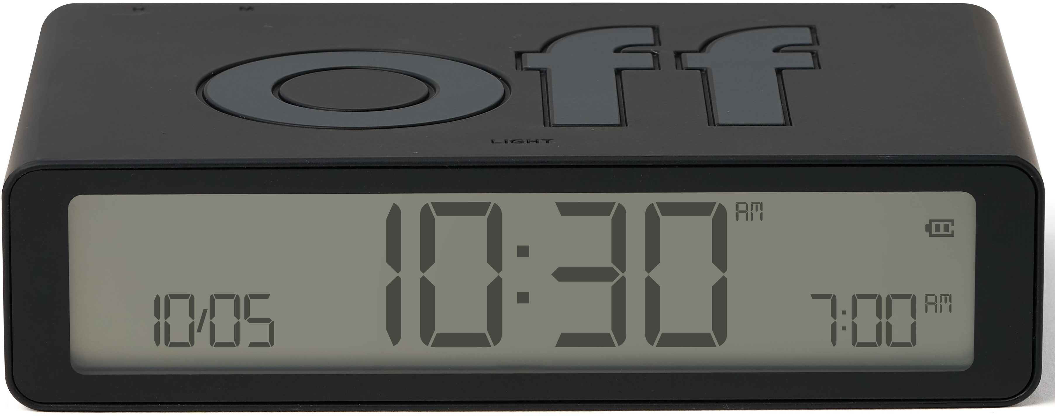 Sveglia nera con display digitale che mostra le 10:30 AM. 'off' è stampato sopra.