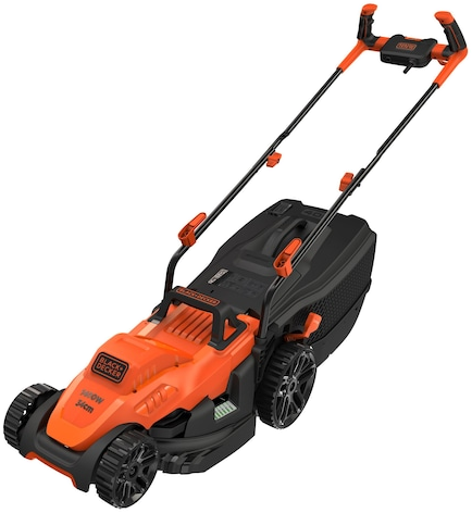 Narancs-fekete fűnyíró, Black+Decker márka, fogantyúval, kerekekkel és pengékkel.