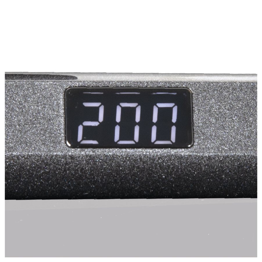 Digitalanzeige mit der Zahl 200 auf einer grauen Oberfläche.