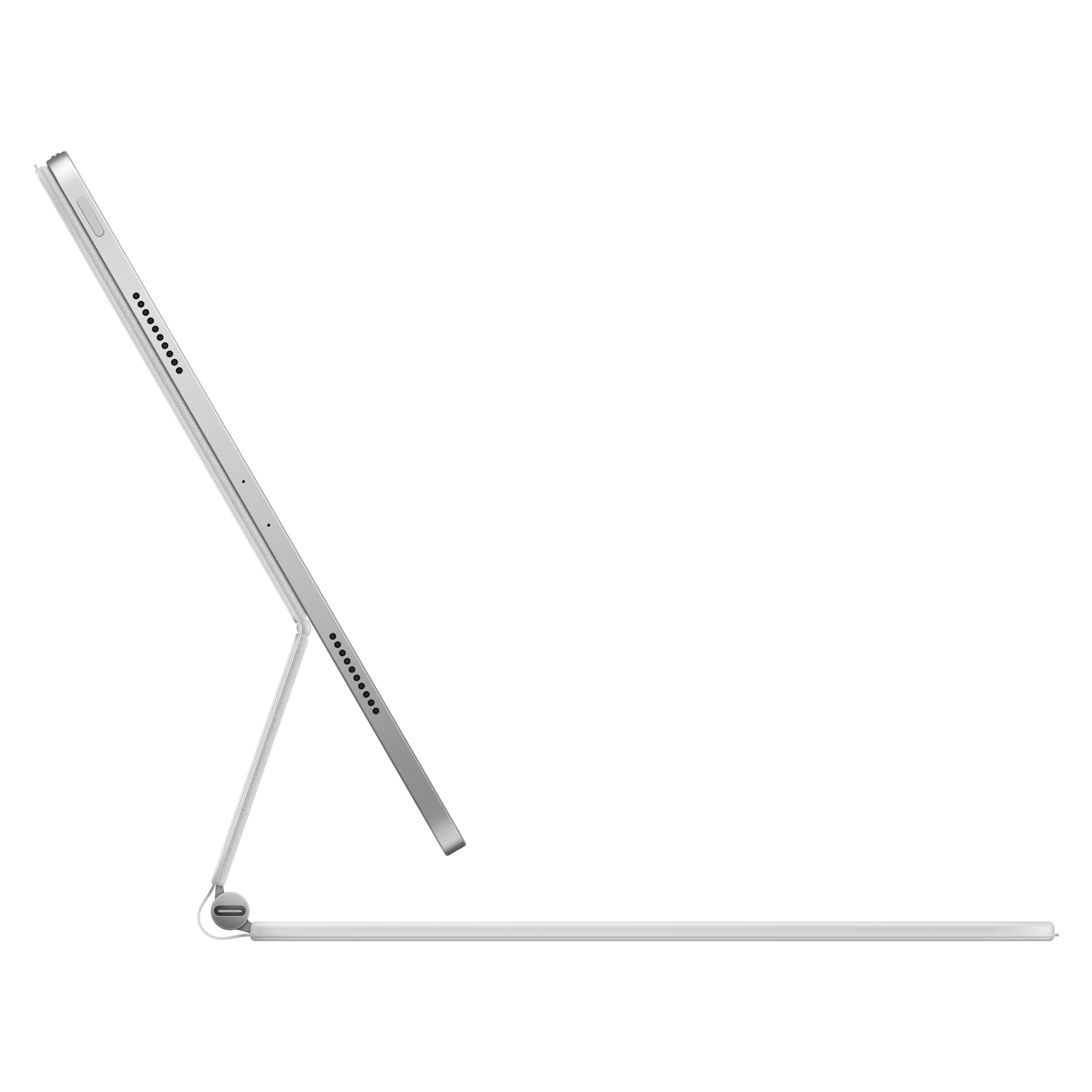 Un iPad avec un clavier attaché, incliné, montrant le profil latéral avec un stylet attaché.