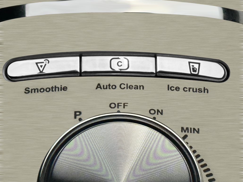 Panel de control de licuadora con botones: Smoothie, Auto Clean, Ice crush, y un dial con Off, On, y min.