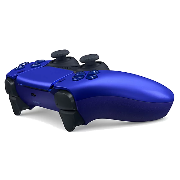 Mavi PlayStation 5 kontrolcüsü. Siyah joystickler, düğmeler ve tetikler. Altta Sony logosu.