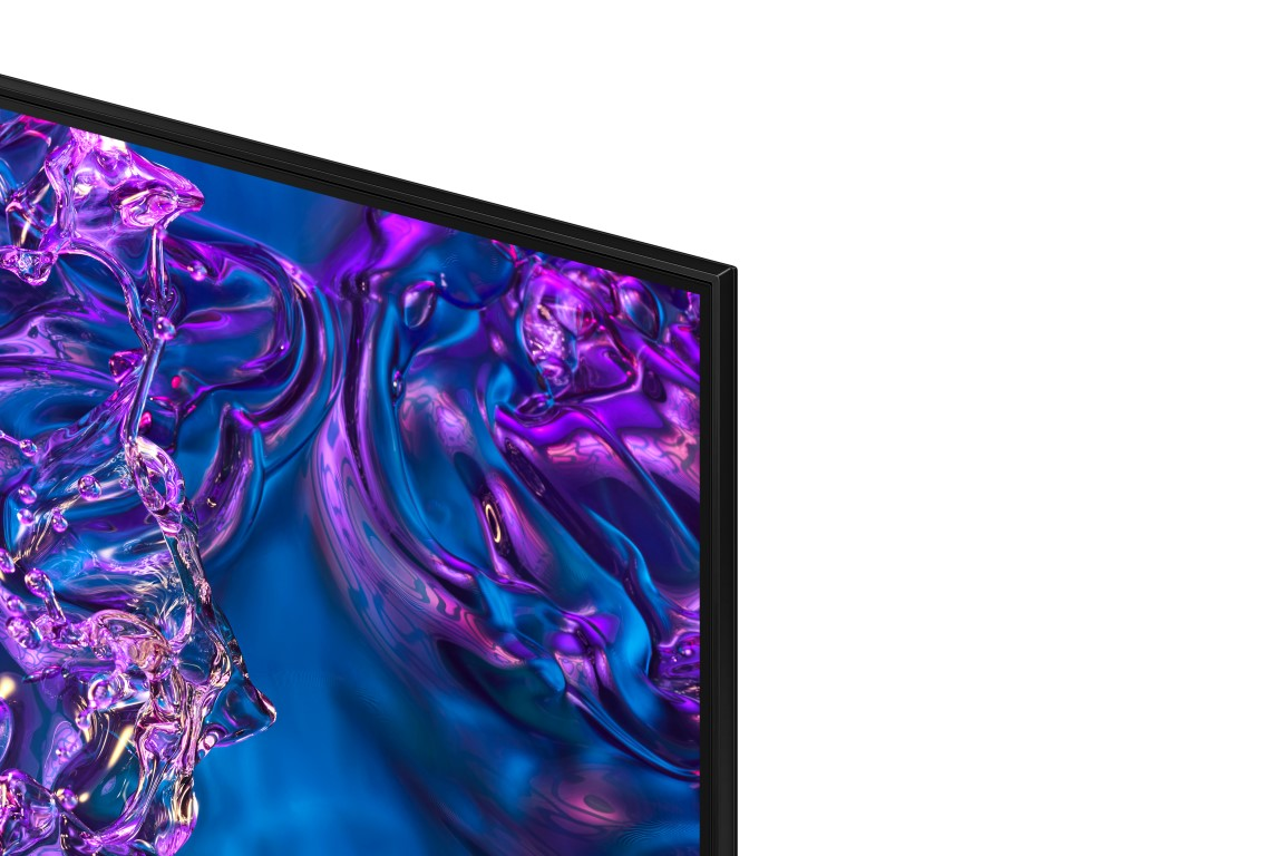 Mavi ve mor tonlara sahip bir Samsung TV köşesinin yakın çekimi.