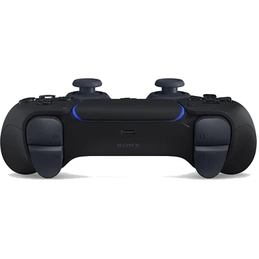 Siyah PlayStation 5 kontrolcüsü. İki joystick, düğmeler ve merkezi bir dokunmatik yüzey. Sony logosu.