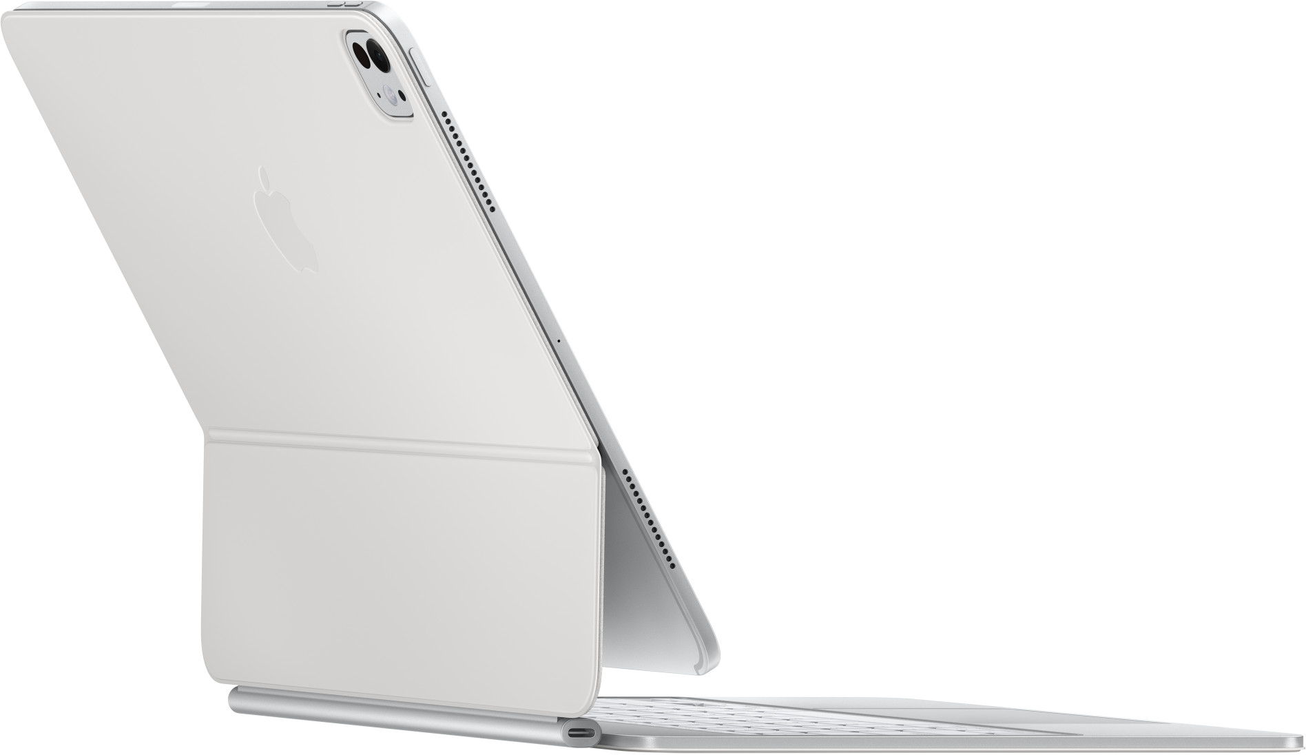 Egy nyitott fehér iPad Pro fehér billentyűzettel, fehér háttér előtt.
