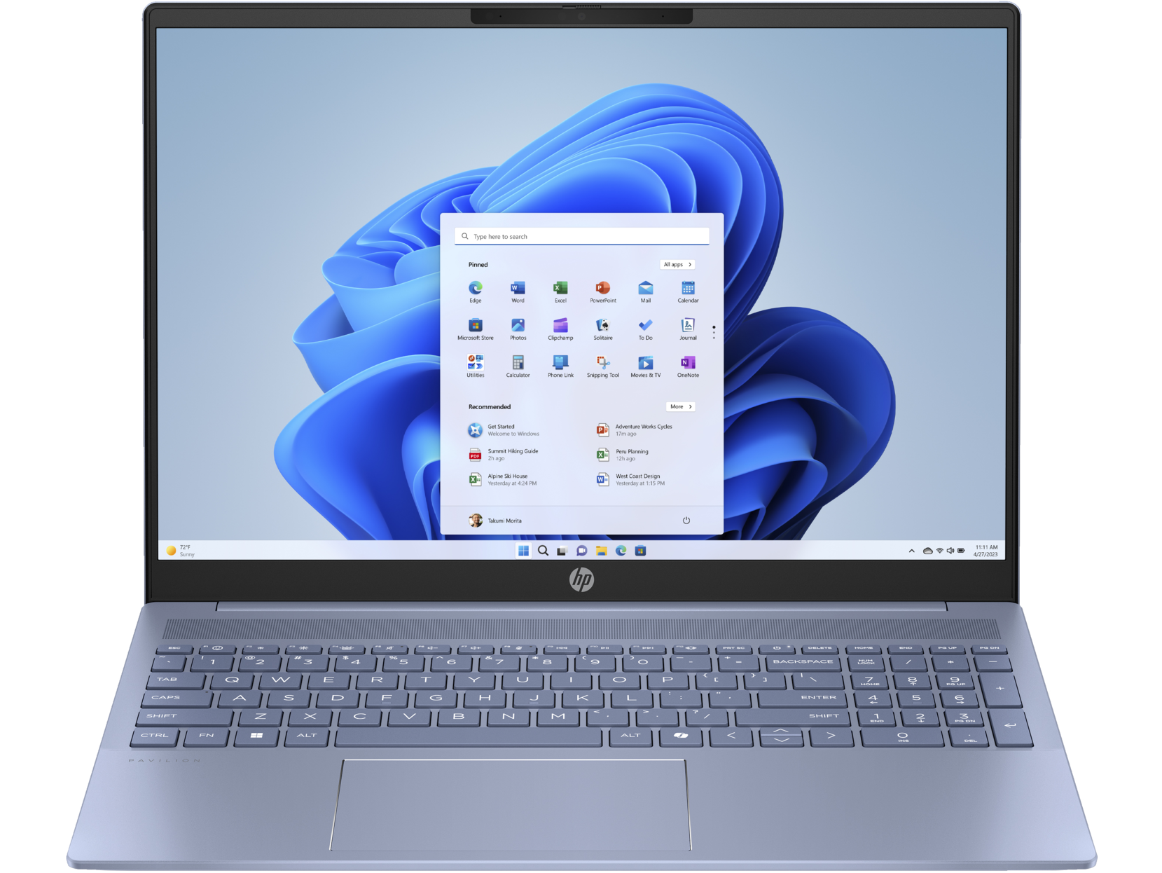 Un portátil HP azul con una pantalla que muestra la interfaz de Windows 11. El teclado y el panel táctil son visibles.