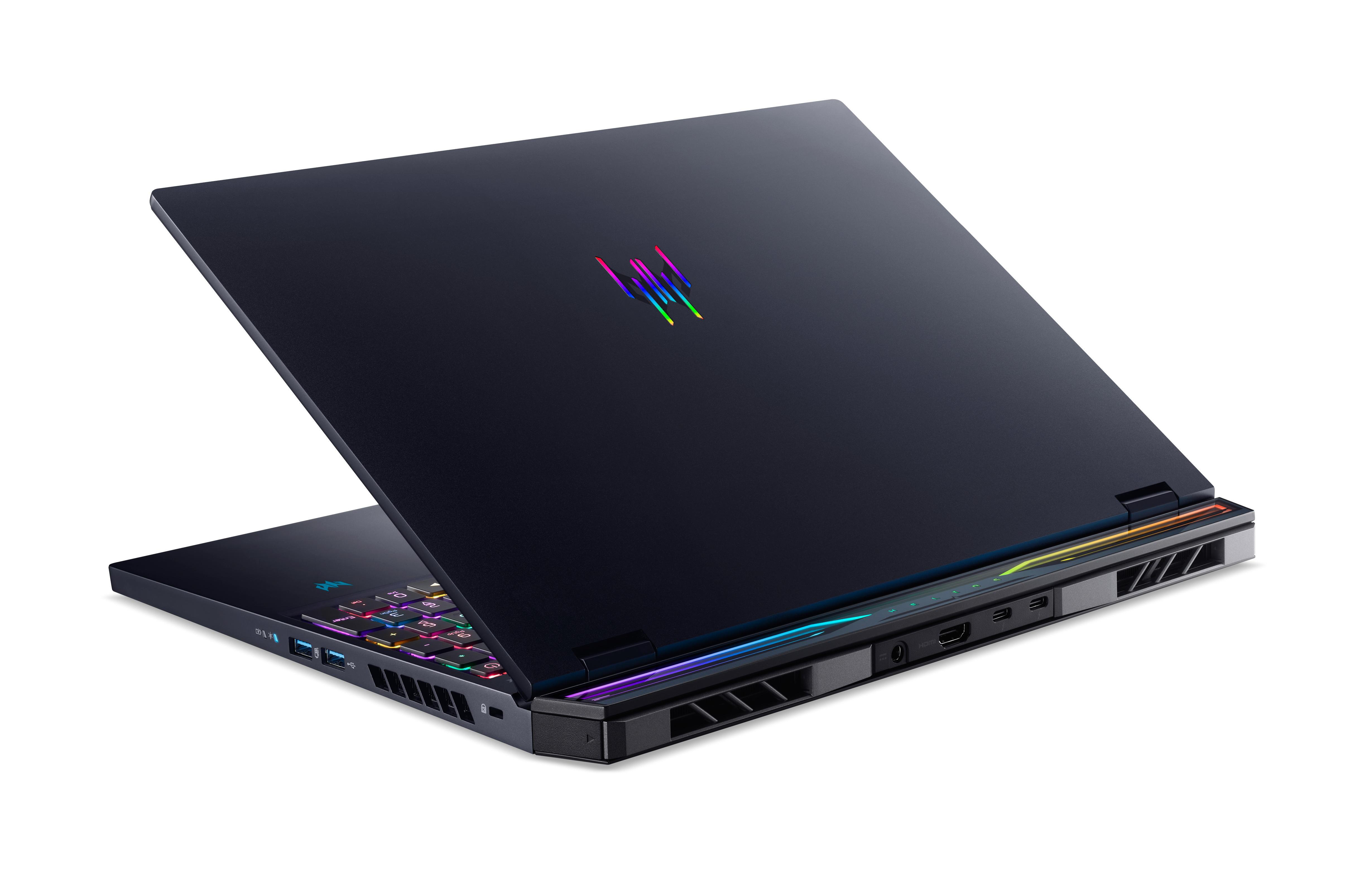 Dunkler Laptop mit geöffnetem Deckel, beleuchtete Tastatur, Logo oben.