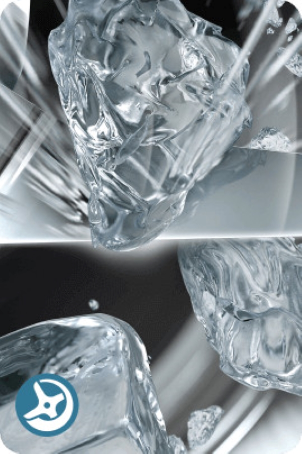 Abstrakcyjny obraz rozpryskującej się wody. Światło odbija się w wodzie.