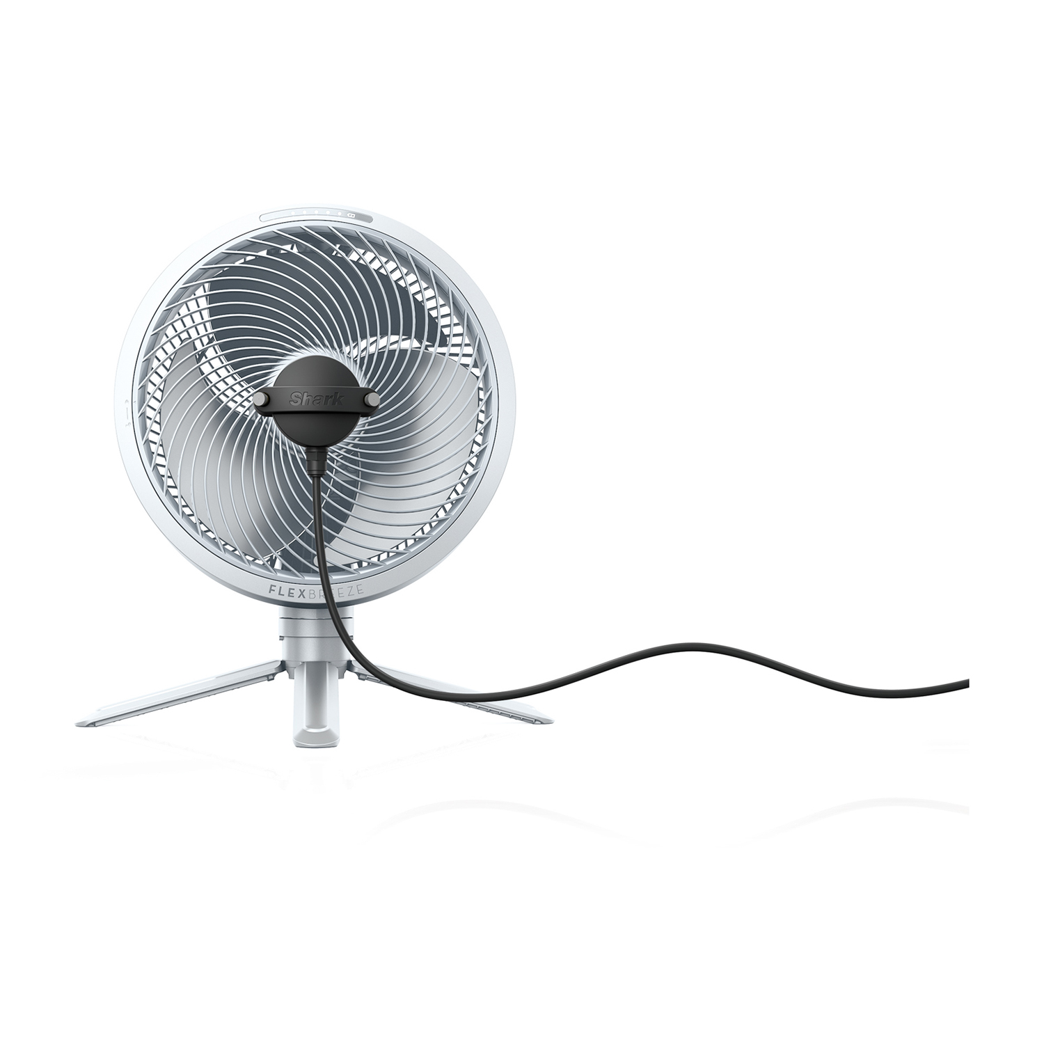 Un ventilatore Shark bianco con cavo di alimentazione nero e base a treppiede bianca.