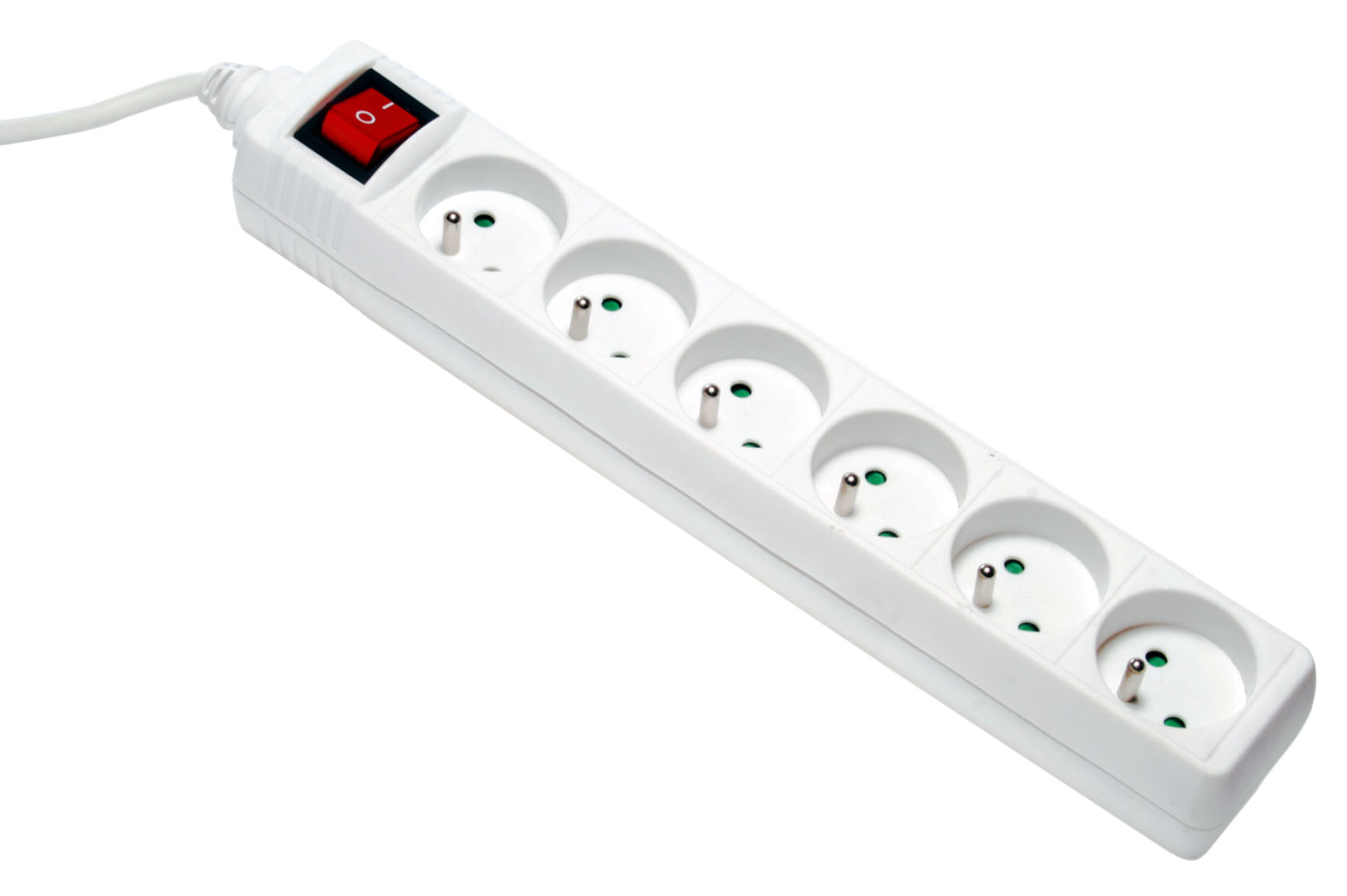 Biała listwa zasilająca z czerwonym włącznikiem/wyłącznikiem i wieloma gniazdami, na białym tle.