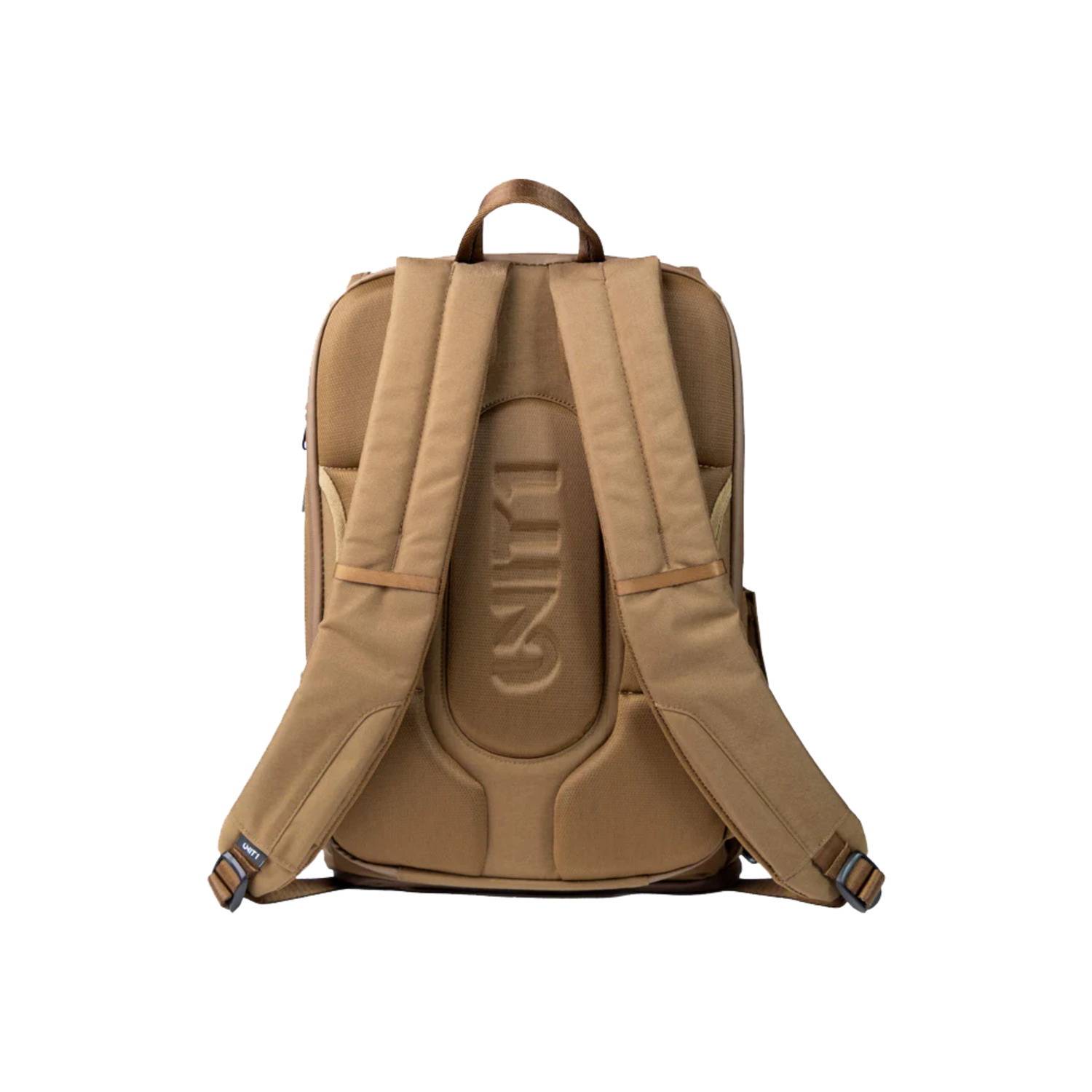 Sac à dos, couleur beige avec sangles marron, logo UNT1 en relief au dos, fond blanc.